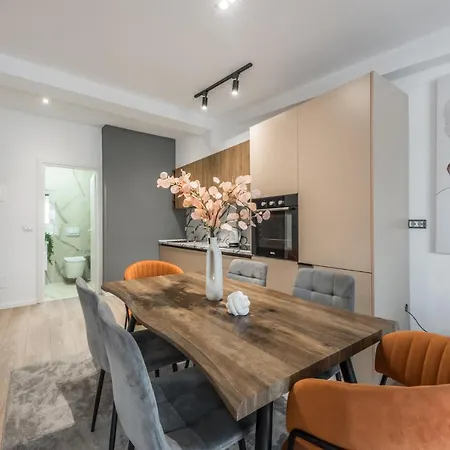 Апартаменты Orange -fully Equipped Full View Brand New Center